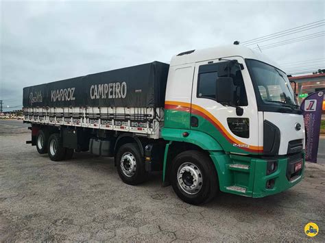 Caminhão Bitruck 8x2 em Icara Santa catarina SC Graneleiro à venda