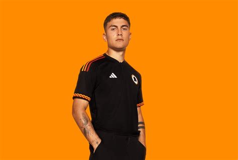 Roma Ecco La Nuova Terza Maglia Firmata Adidas Foto Gallery