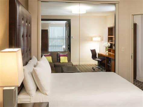 Люксы и номера отеля рядом с Disneyland | Hyatt Regency Orange County