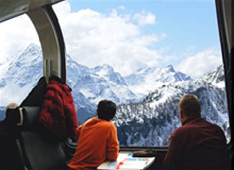 Top Imagen Bernina Express Train From Tirano To St Moritz Abzlocal Fi