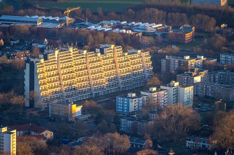 Dortmund Von Oben Balkon Und Fenster Fassade An Der Plattenbau