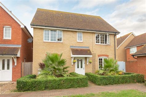 4 Bed Detached House For Sale In Barnes Way Herne Bay Ct6 Zoopla