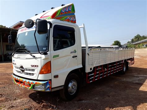 Hino Mega Truck Hand