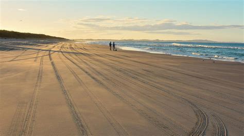 North Stradbroke Island Surf Guide: Where to Catch Waves?