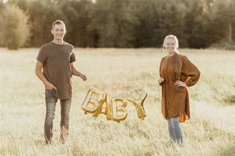 Our Rainbow Baby Announcement – Hallstrom Home