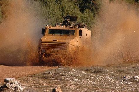 Nexter décroche une commande de 12 véhicules blindés Aravis au Gabon