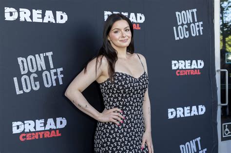 Ariel Winter Cleavage Curves Dont Log Off Premiere Hot Celebs Home