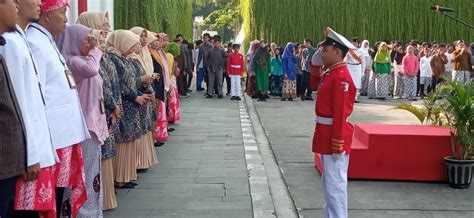 Upacara Bendera Dan Apresiasi Siswa Berprestasi Dalam Rangka Hardiknas