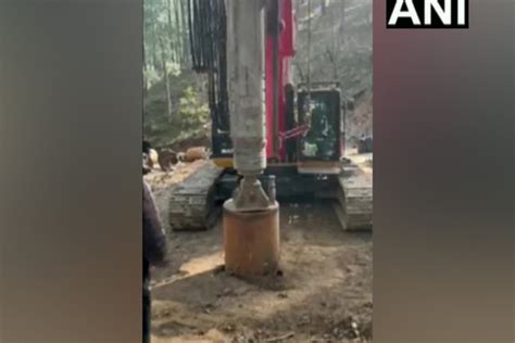 Vertical Drilling Of Uttarkashi Tunnel Begins To Rescue 41 Trapped Workers Rescuers Make 17