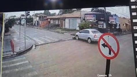 Motociclista Arremessado Para O Alto E Cai A Metros Do Local Da