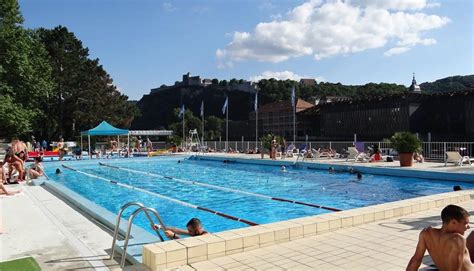 Ambiance Estivale La Piscine Port Joint De Besan On Macommune Info