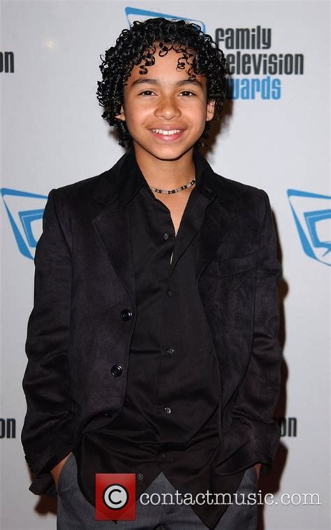 noah gray cabey net worth
