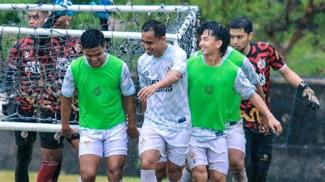 Bursa Transfer Liga 1 Semen Padang FC Rekrut Eks Manchester United U