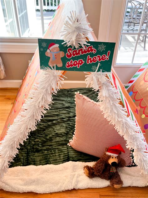 Here Comes Santa Christmas Sleepover Printables Fun