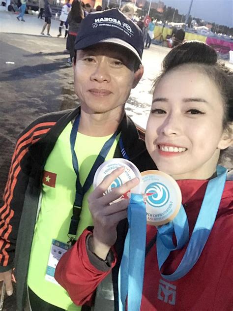 Hotgirl L Ng V Ch U Tuy T V N Di N Bikini Khoe D Ng Hy L P B O D N Tr