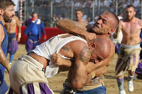 Calcio Storico Photos Of The World S Most Brutal Sport A Savage Form