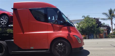 Tesla Semi Electrek