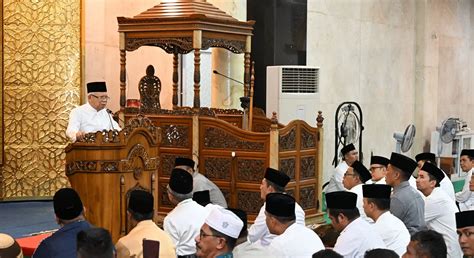 Malam Ke 4 Ramadan 1445 H Wapres Salat Tarawih Di Masjid Al Uswah