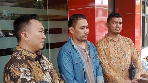 Wajahnya Terpampang Di Billboard Reza Permana Datangi Polres Metro Jakarta Selatan Nitnot Media