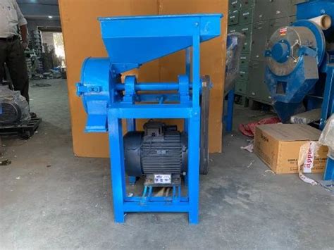 Semi Automatic 3 HP Atta Chakki Machine Pulverizer Machine 20 Kg Per