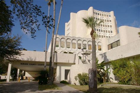 Nueces County Courthouse, Corpus Christi, TX, USA (1977) : brutalism