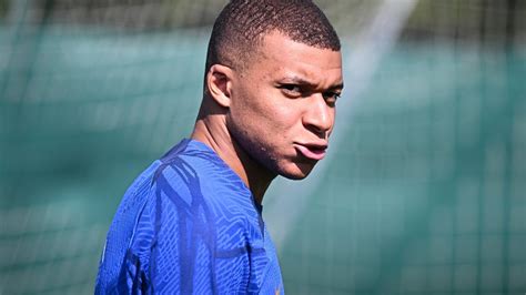 Tremblement De Terre Au Psg Mbappé Annonce Son Départ Nouvelles Du