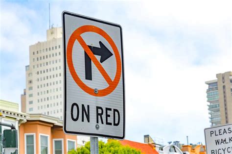 Can You Turn Right on Red in Virginia? - Rules of the Road in VA