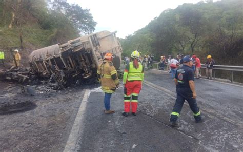 Accidente En La Carretera Chilpancingo Iguala Volcadura Deja Al Menos