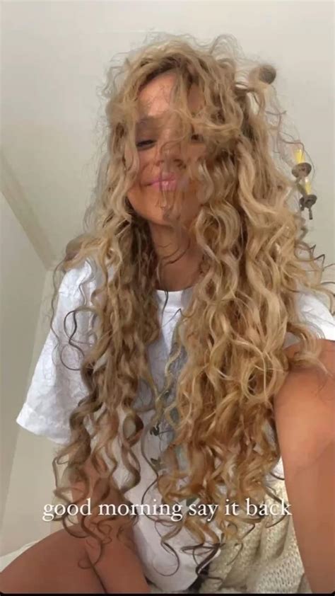 Long Curly Blonde Hair Photos Are From Pinterest Curly Hair Styles Long Blonde Curly