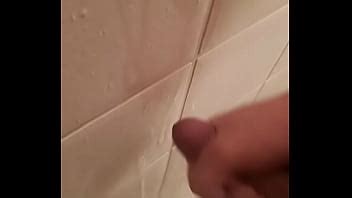 Cumming En La Ducha XVIDEOS