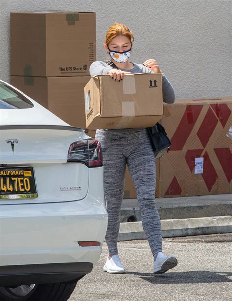 Ariel Winter Braless Big Breasts Hot Celebs Home