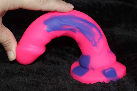 Lifelike Lover Luxe Realistic Multicolored Silicone Dildo Review Tried Tested