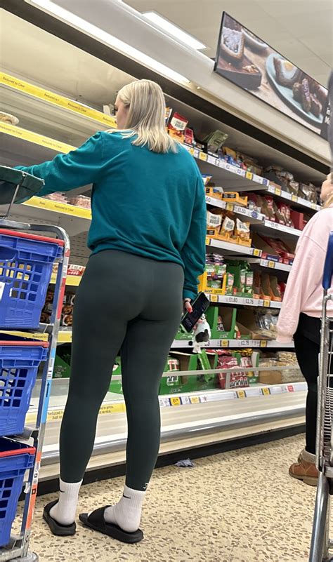 Beautiful Blonde In Leggings Spandex Leggings Yoga Pants Forum