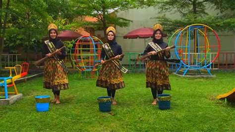 Juara Tari Kreatif Untuk Anak Usia Dini Tema Lingkungan Menjaga