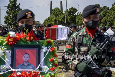 Pemakaman Prajurit TNI Yang Gugur Di TMP Cikutra Republika Online