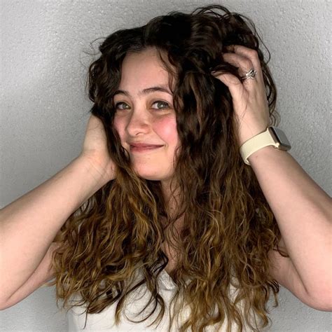 Updated 35 American Wave Perm Hairstyles August 2020