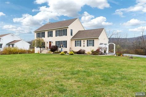 57 Sand Hill Rd Vernon Nj 07462 Mls 20030106 Redfin