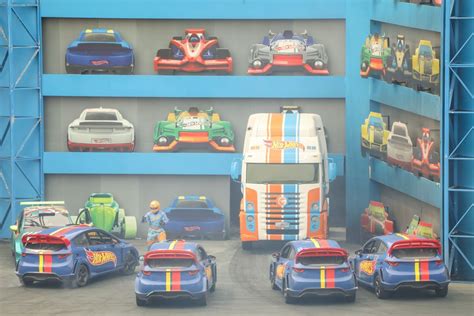 Hot Wheels Epic Show Beto Carrero World