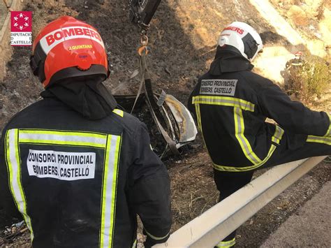 Fotos Dos Personas Mueren Quemadas Al Volcar E Incendiarse Su Coche En