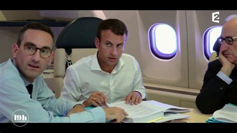 VIDEO 19h Le Dimanche Avec Emmanuel Macron Dans L Avion