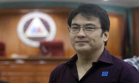 Bong Revilla: Netizen Sarcastically Posed With Politician, Gets Threats