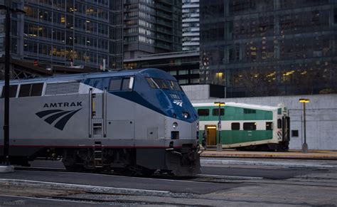 Railpictures.ca - Andre Truffi Photo: A Amtrak Maple Leaf at Union ...