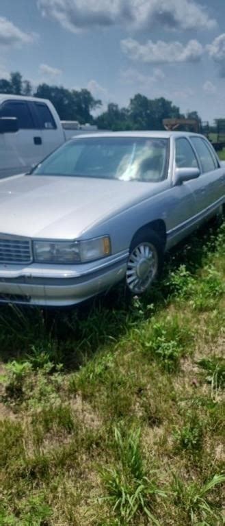 94 Cadillac sedan Deville | Live and Online Auctions on HiBid.com