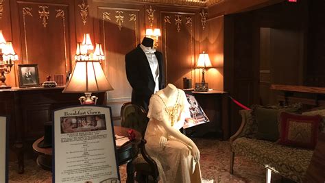 'Titanic' movie costumes showing off at Pigeon Forge museum