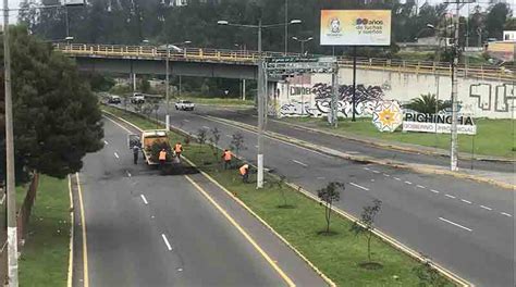 Grupos De Personas Intentaron Cerrar La Autopista General Rumi Ahui