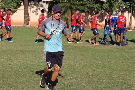 Bom aluno e parça de Kaká no SP novo preparador físico avalia prazo