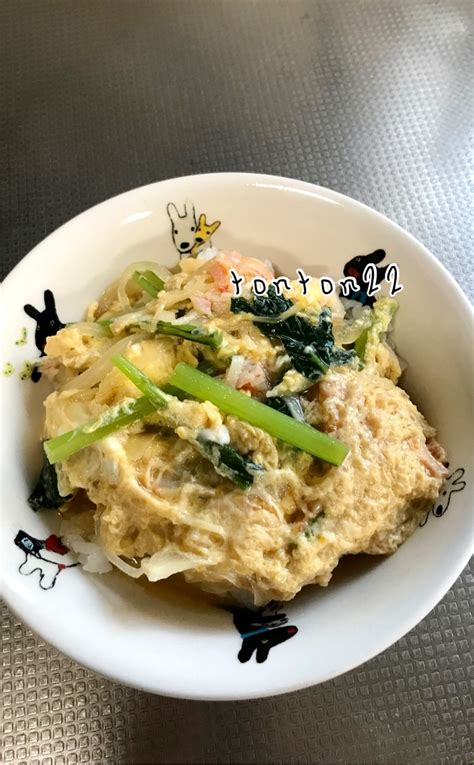 カニカマと小松菜入りの卵丼 レシピ・作り方 By Tonton22｜楽天レシピ