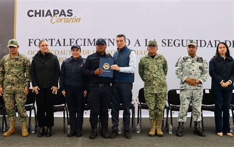 Entrega REC 213 patrullas uniformes y equipamiento tecnológico a la