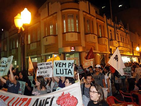 Estudantes Voltam às Ruas E Protestam Contra O Aumento Da Passagem