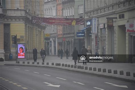 Bih Prazne Sarajevske Ulice Prvog Dana Godine Anadolu Ajans